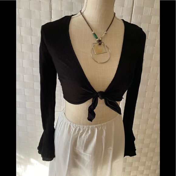 Forever 21 tie front long sleeve crop top Small - Picture 6 of 6